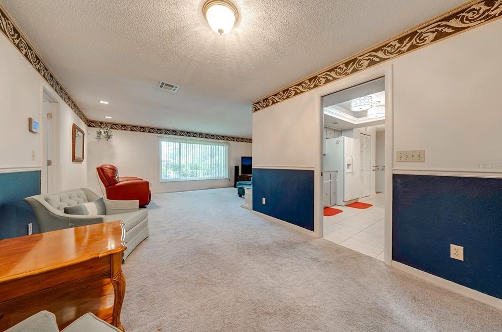 1434 Paula Dr, Apopka FL  32703-7423 exterior