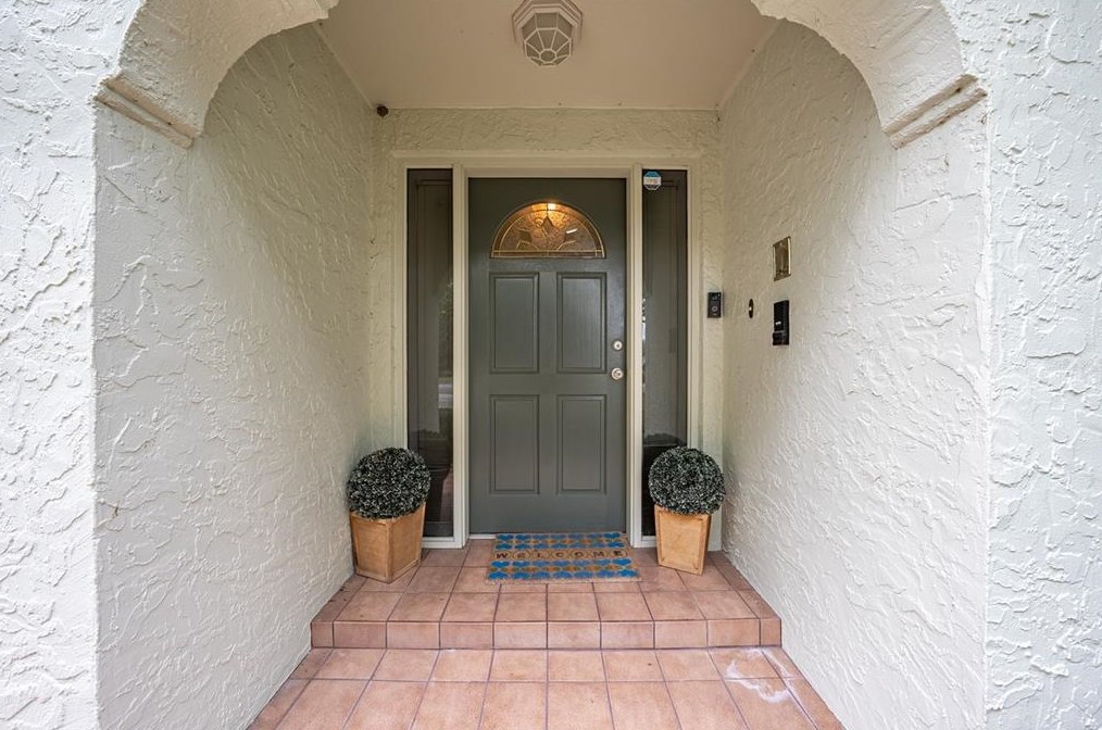 1434 Paula Dr, Apopka FL  32703-7423 exterior