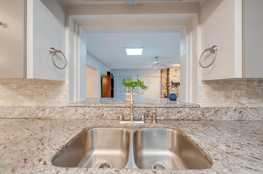 1434 Paula Dr, Apopka FL  32703-7423 exterior