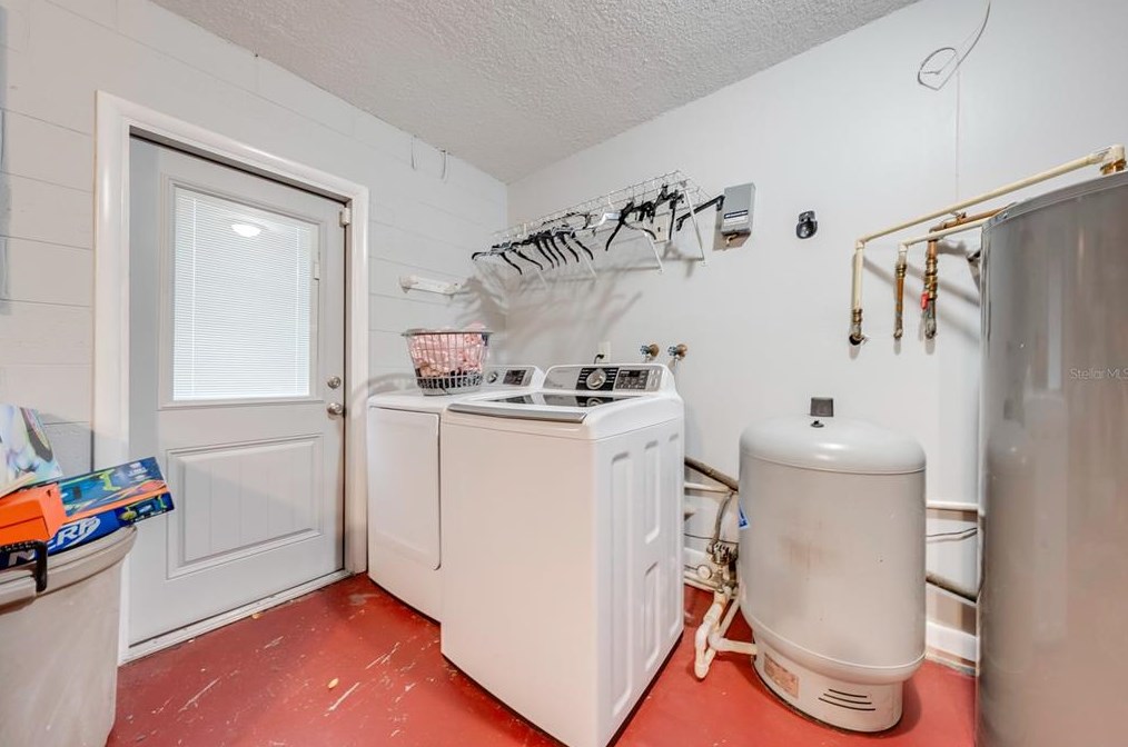 1434 Paula Dr, Apopka FL  32703-7423 exterior