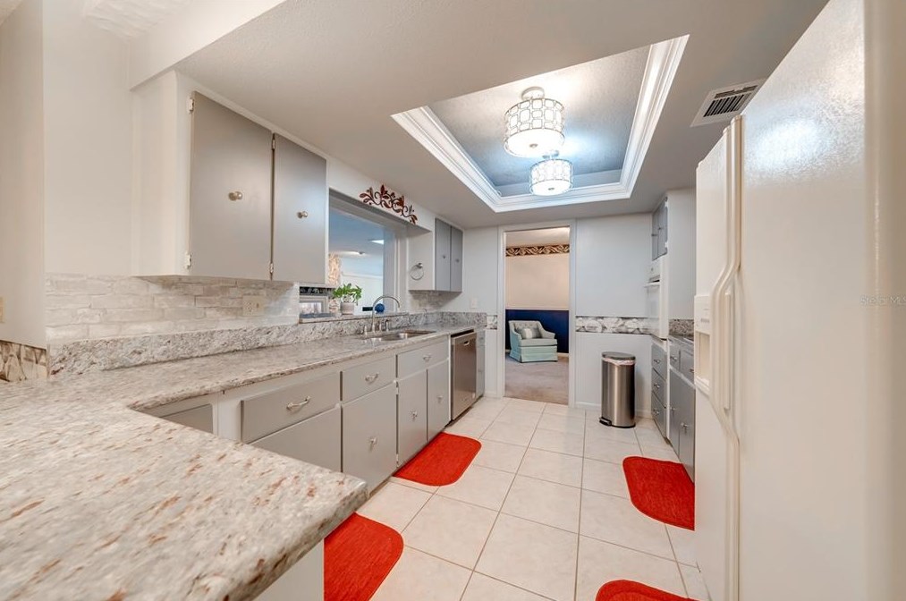 1434 Paula Dr, Apopka FL  32703-7423 exterior