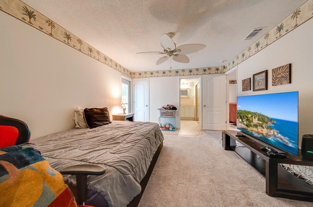 1434 Paula Dr, Apopka FL  32703-7423 exterior