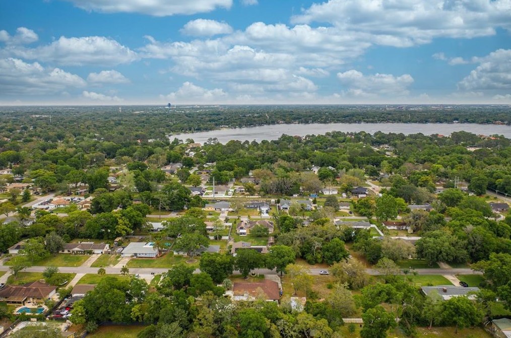 1434 Paula Dr, Apopka FL  32703-7423 exterior