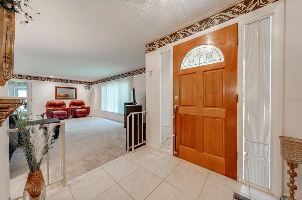 1434 Paula Dr, Apopka FL  32703-7423 exterior