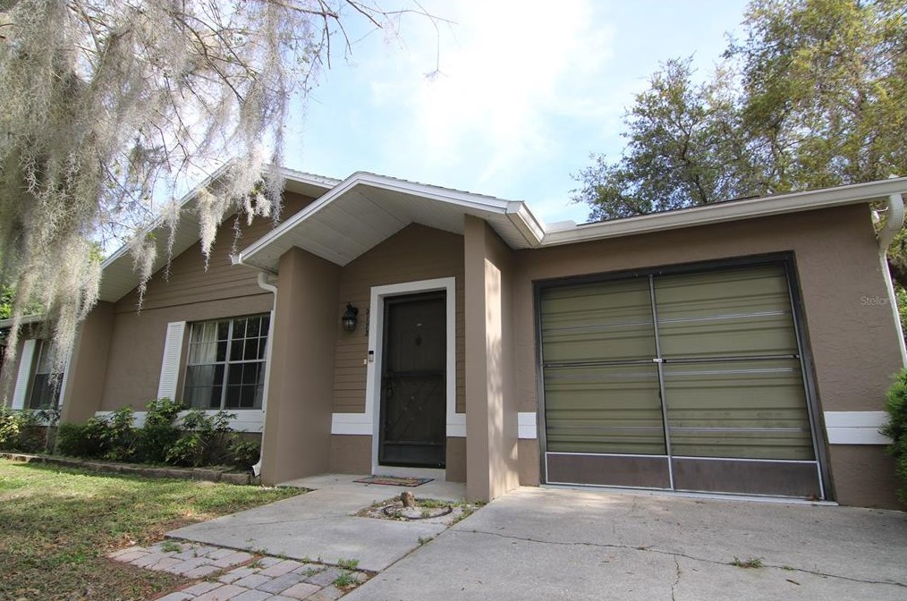 3173 Hoover Dr, Deltona, FL 32738