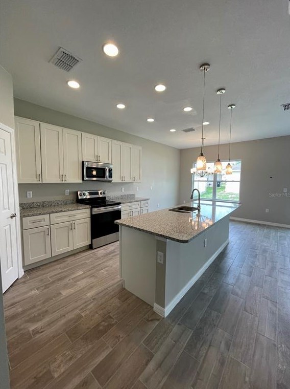 679 Basingstoke Ct, Kissimmee, FL 34758