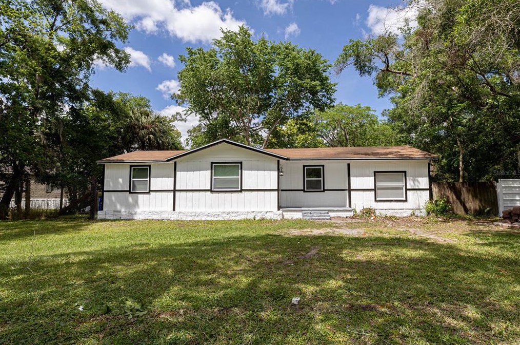 25209 Mathew St, Xmas, FL 32709
