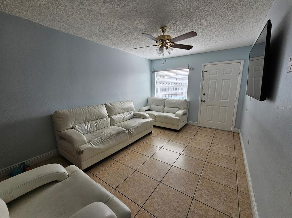 5 Lake Villa Way, Kissimmee, FL 34743