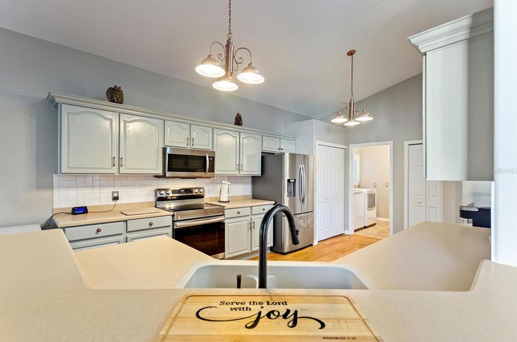 100 Laurel Oak Pass, Davenport, FL 33837-6487