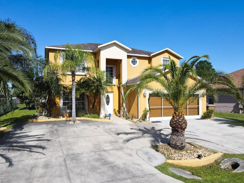 595 Kilimanjaro Dr, Kissimmee, FL 34758-3275