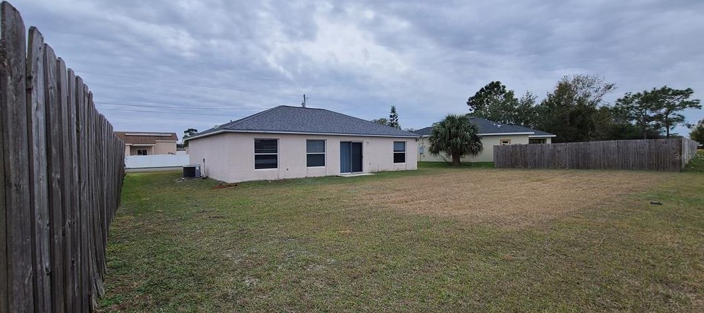 827 Jarnac Dr, Kissimmee, FL 34759