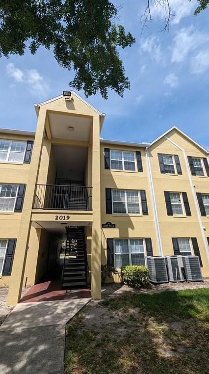 2019 Dixie Belle Dr Apt M, Orlando, FL