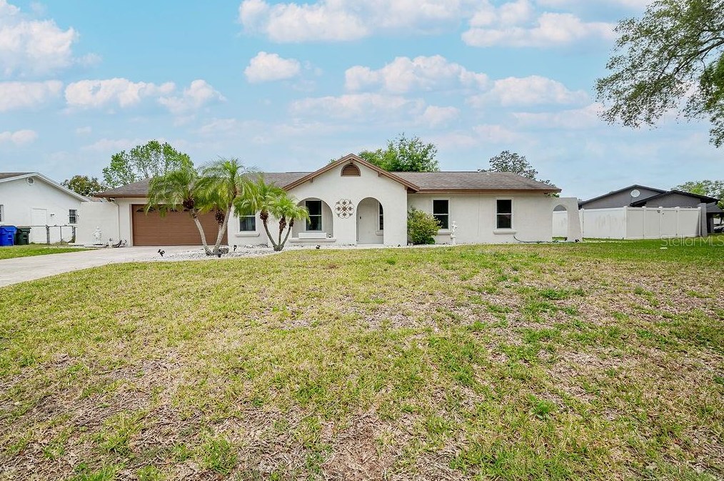4712 Lake Trudy Dr, Saint Cloud, FL 34769-1668