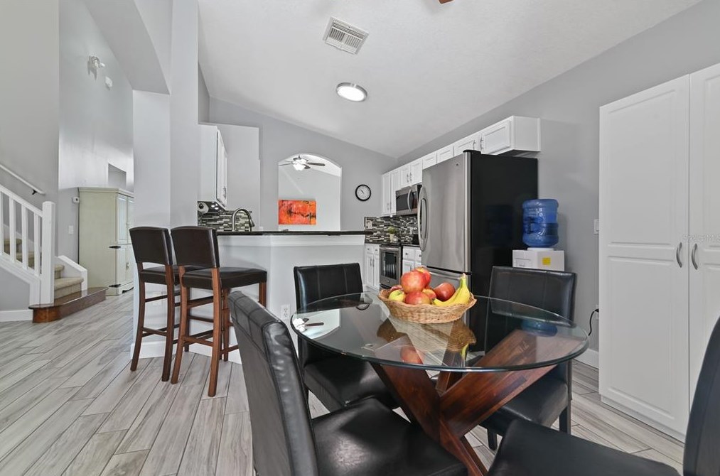 985 Lk Berkley Dr, Kissimmee FL  34746-6122 exterior