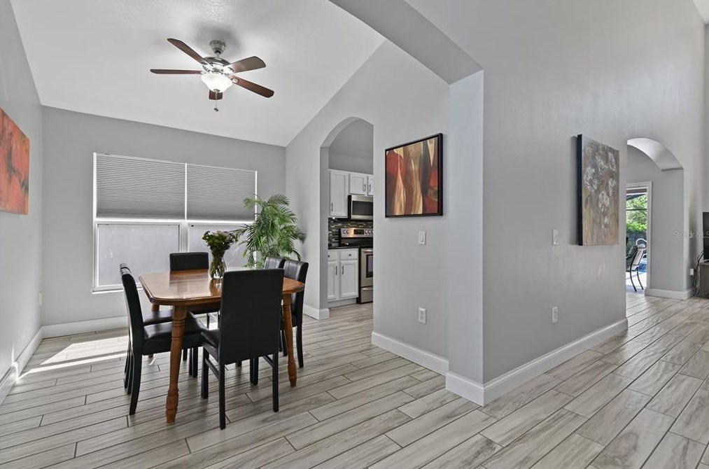 985 Lk Berkley Dr, Kissimmee FL  34746-6122 exterior