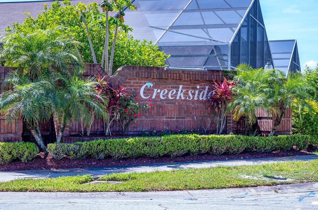 4304 Creekside Blvd, Kissimmee FL  34746-6044 exterior