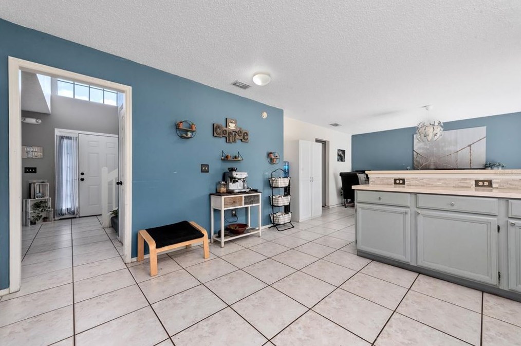 4304 Creekside Blvd, Kissimmee FL  34746-6044 exterior
