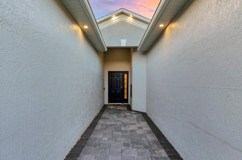2707 Scarborough Dr, Kissimmee, FL 34744-5480