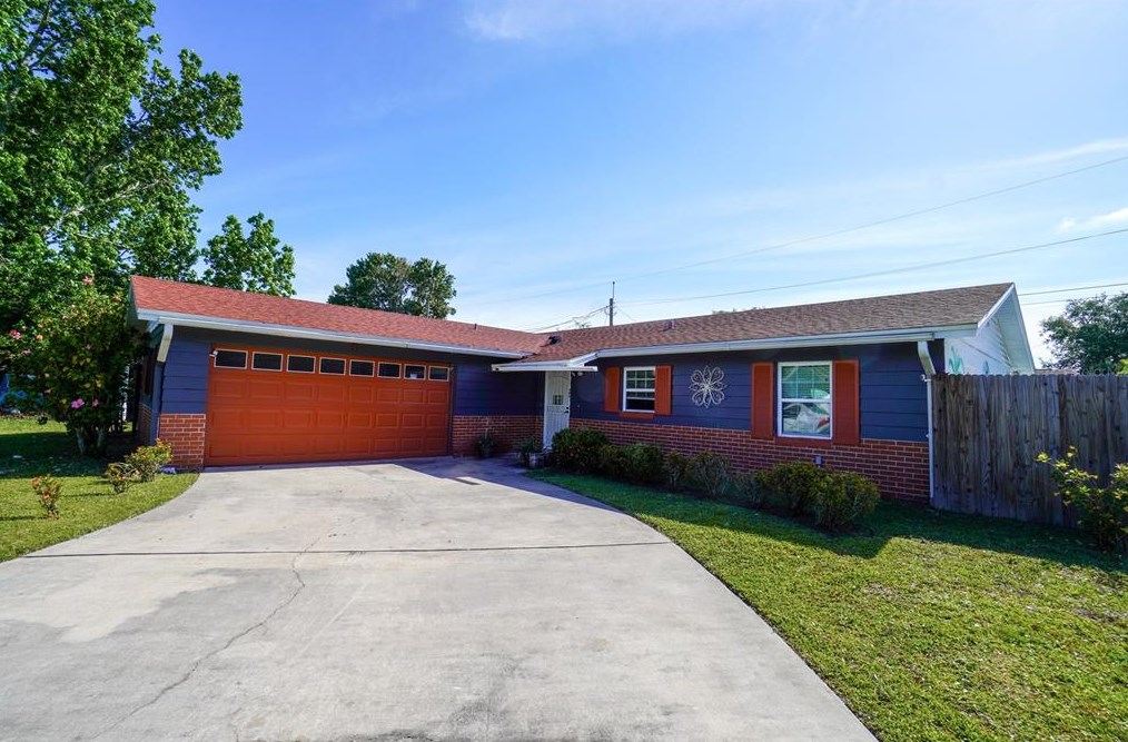 709 Thomas St, Kissimmee, FL 34741-4725