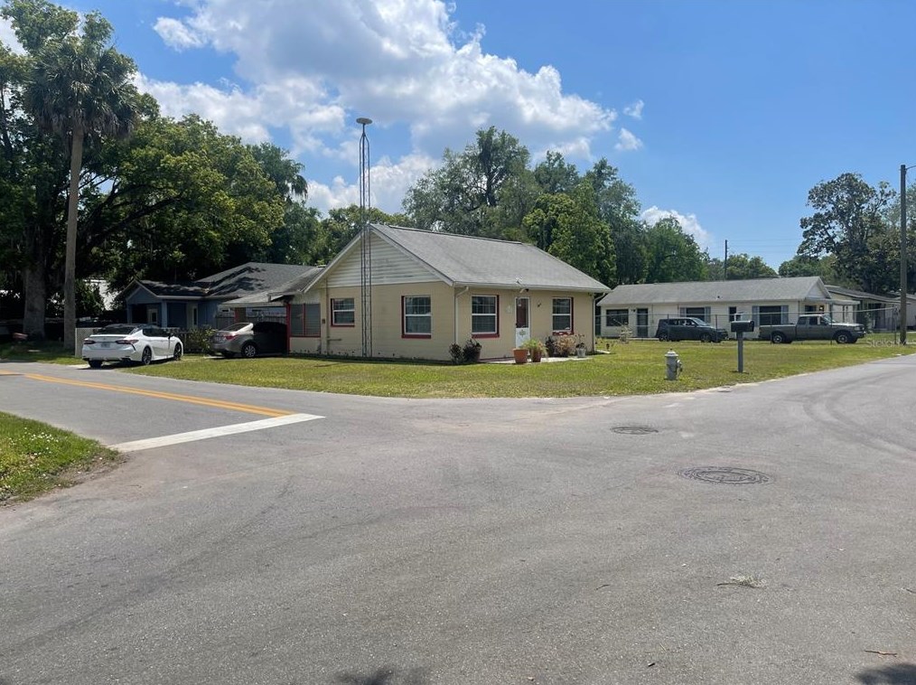 1121 Bay St, Kissimmee, FL 34744-4201