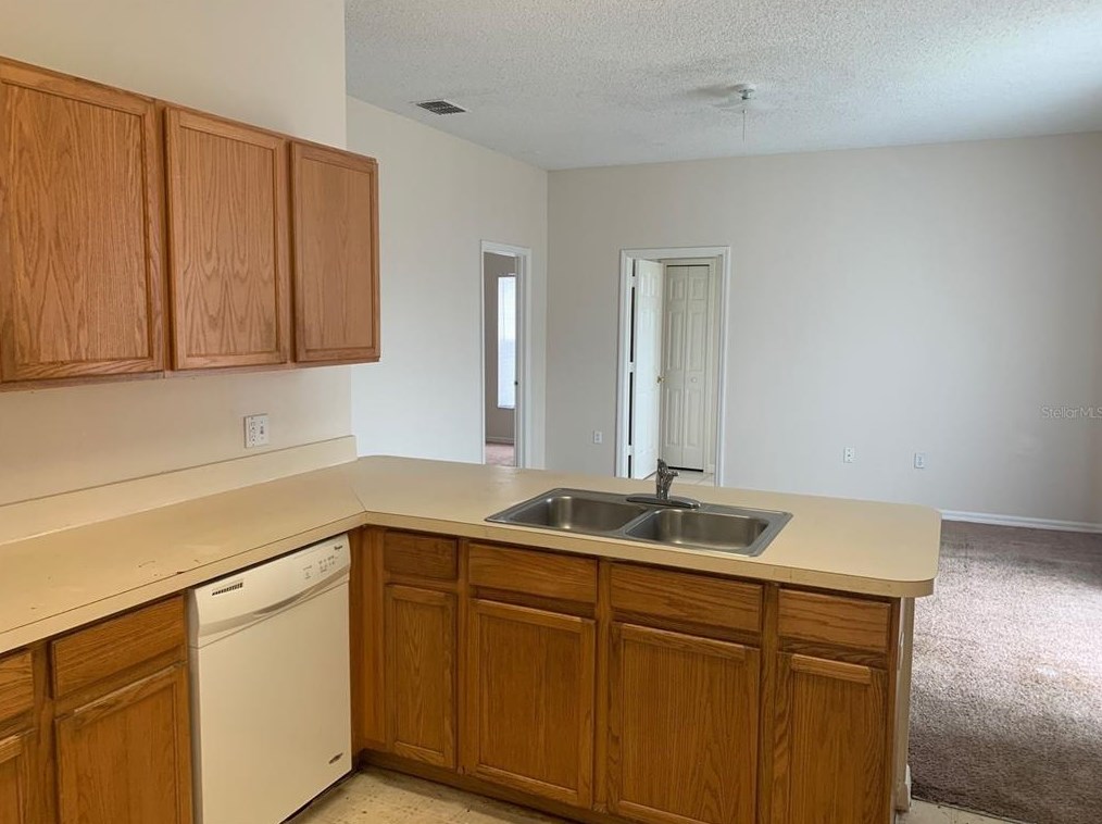 22 Alicante Ct, Kissimmee, FL 34758-3927
