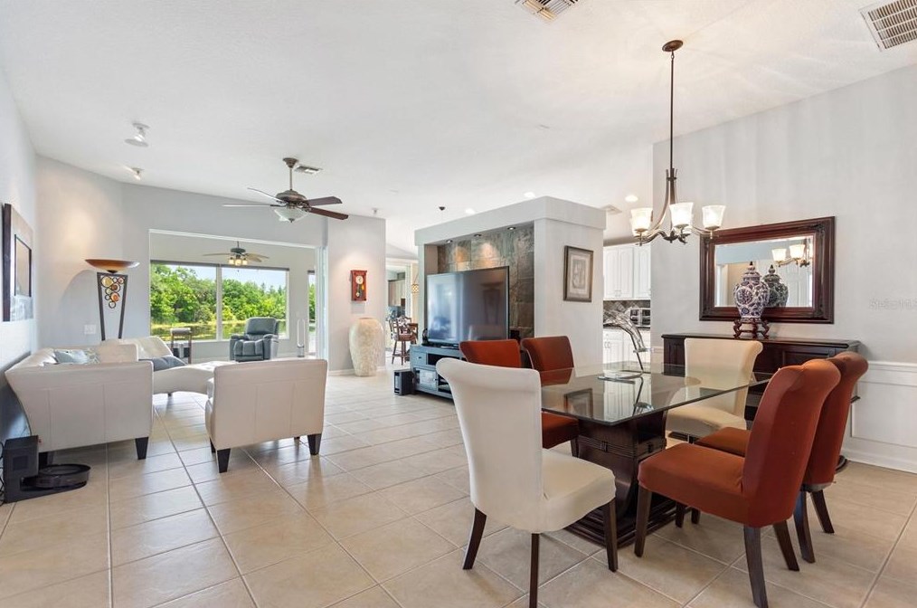 220 Del Sol Ave, Davenport, FL 33837