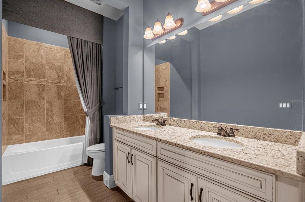 8107 Chilton Dr, Orlando FL 32836-5834 exterior