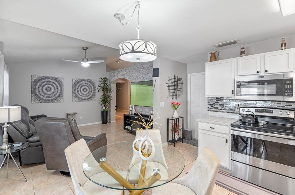 855 Mclean Ct, Orlando FL 32825-6367 exterior