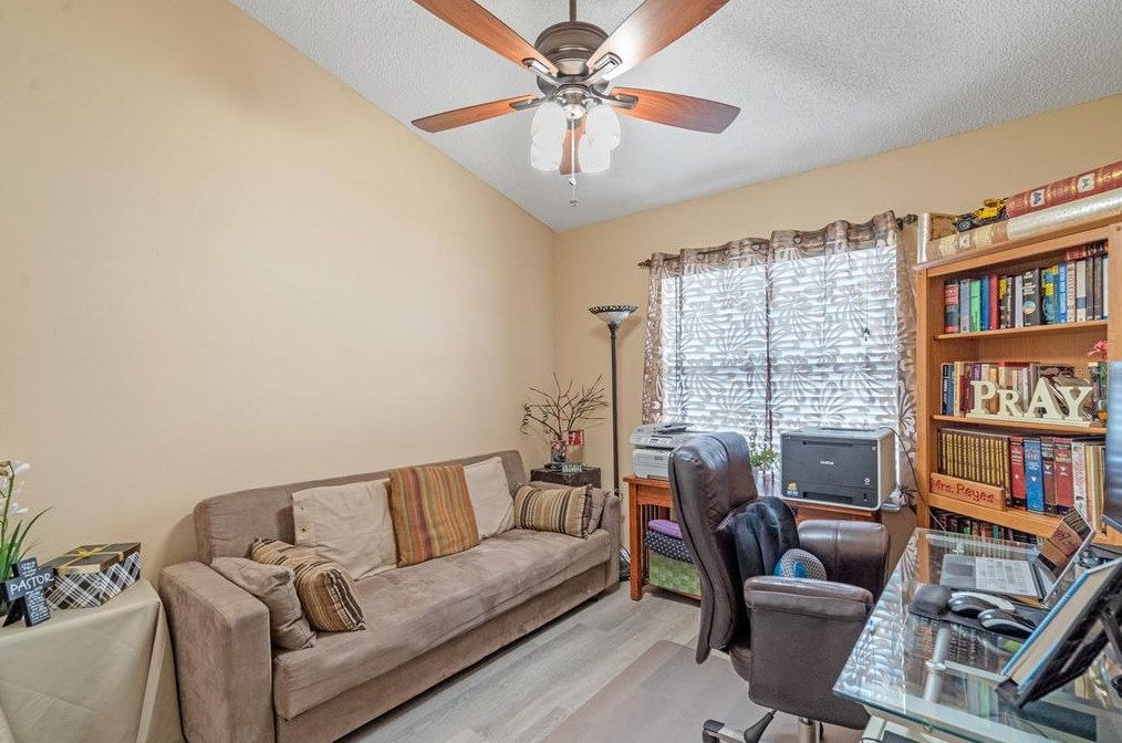 855 Mclean Ct, Orlando FL 32825-6367 exterior