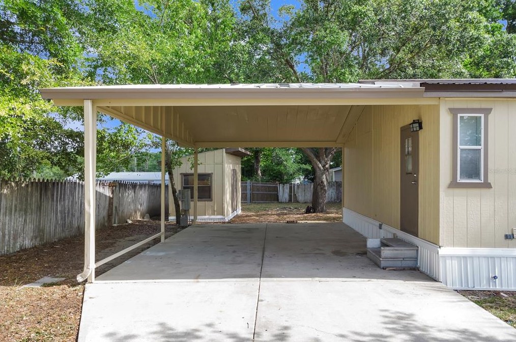 5923 140th Pl, Summerfield FL  34491-7744 exterior