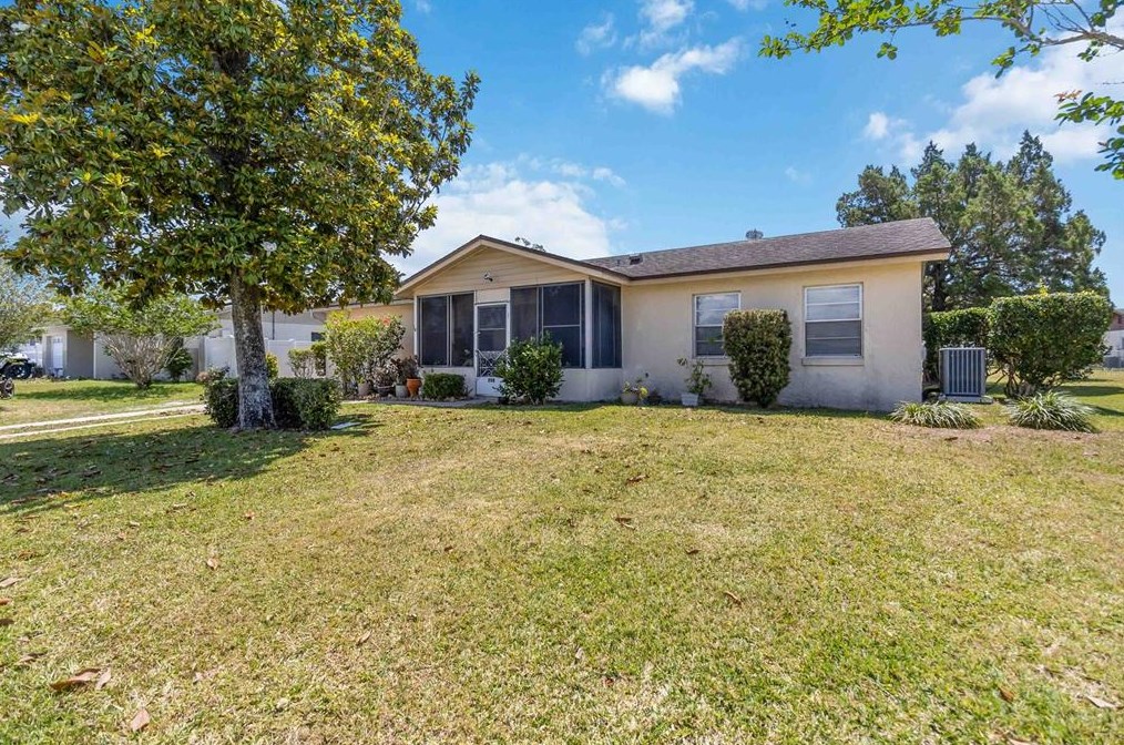 755 Royal Palm Dr, Kissimmee, FL 34743-9541