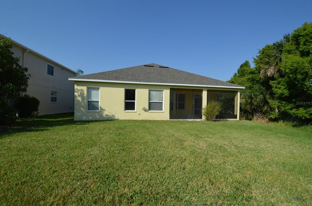 2221 The Oaks Blvd, Kissimmee FL  34746-3887 exterior