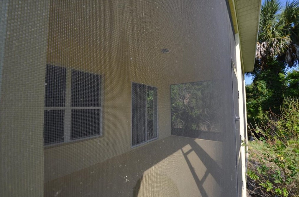 2221 The Oaks Blvd, Kissimmee FL  34746-3887 exterior