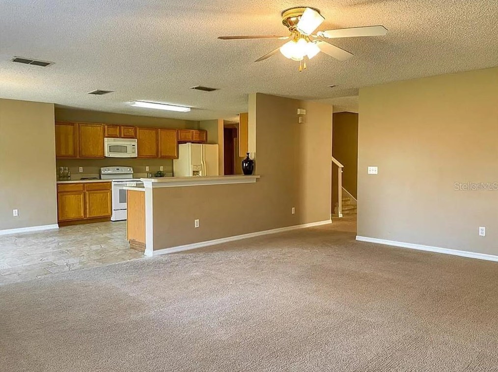 932 Horseshoe Falls Dr, Orlando, FL 32828-6653