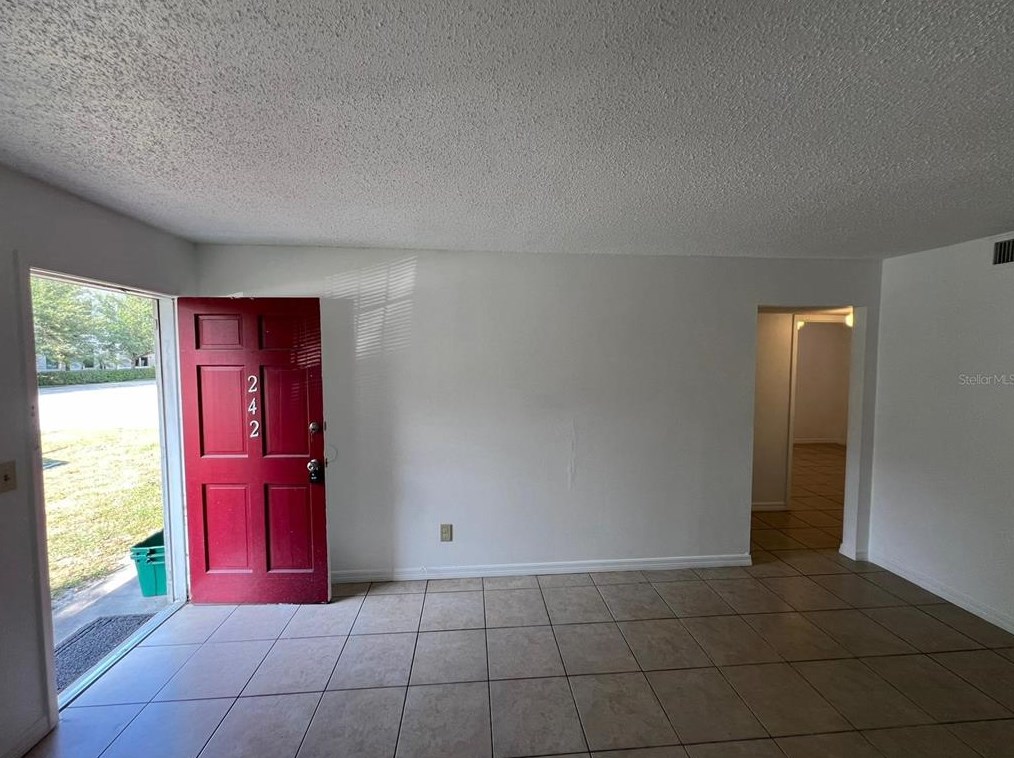 242 Orange Ave, Longwood, FL 32750-7405