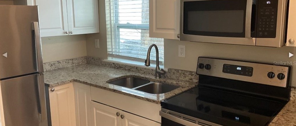 4072 Ford St, Orlando, FL 32811-4105