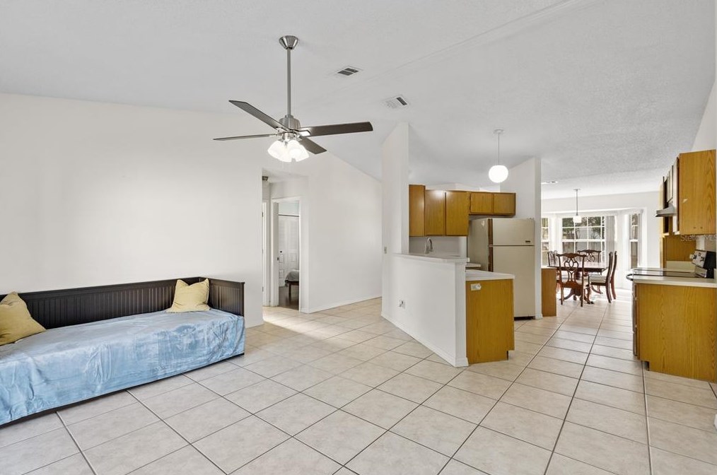 8066 Old Grove Dr, Orlando, FL 32818-5603