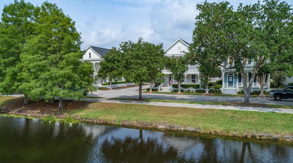 820 Lake Evalyn Dr, Kissimmee FL 34747-4804 exterior