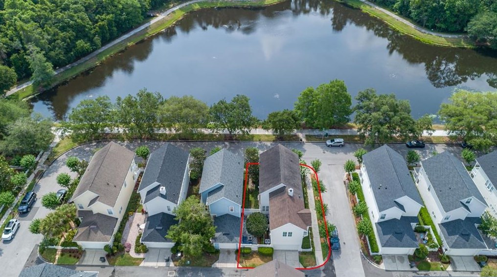 820 Lake Evalyn Dr, Kissimmee FL 34747-4804 exterior