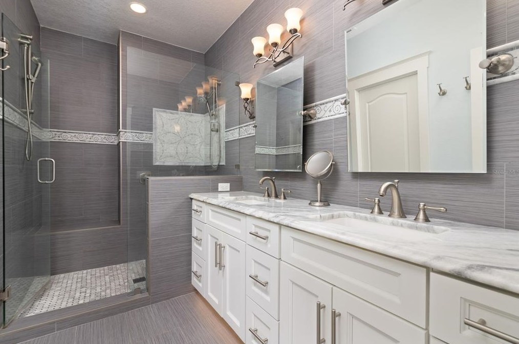 820 Lake Evalyn Dr, Kissimmee FL 34747-4804 exterior