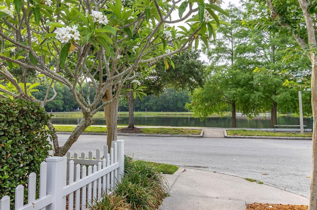 820 Lake Evalyn Dr, Kissimmee FL 34747-4804 exterior