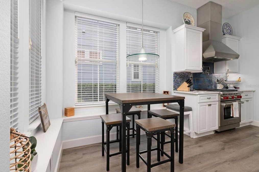 820 Lake Evalyn Dr, Kissimmee FL 34747-4804 exterior