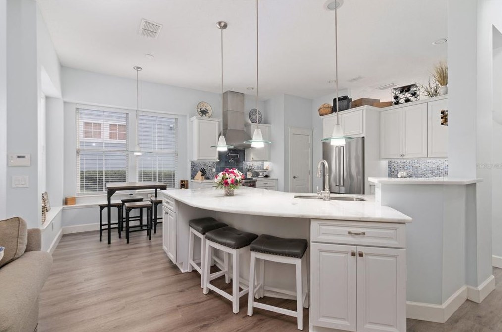 820 Lake Evalyn Dr, Kissimmee FL 34747-4804 exterior