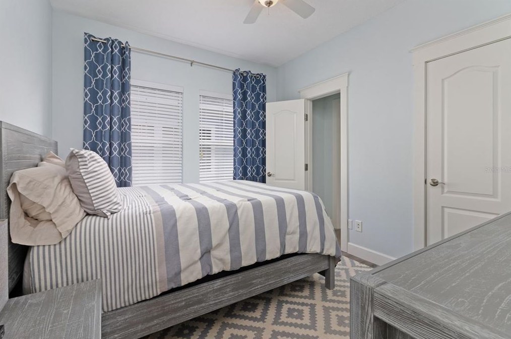 820 Lake Evalyn Dr, Kissimmee FL 34747-4804 exterior