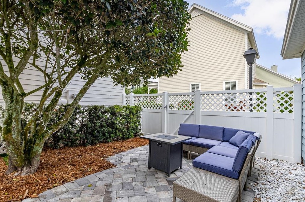 820 Lake Evalyn Dr, Kissimmee FL 34747-4804 exterior