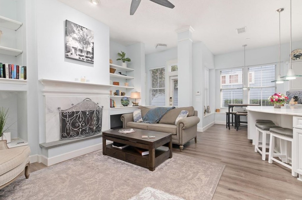 820 Lake Evalyn Dr, Kissimmee FL 34747-4804 exterior