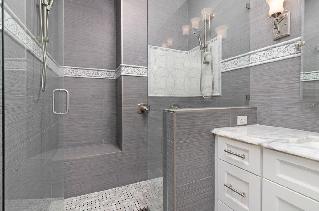 820 Lake Evalyn Dr, Kissimmee FL 34747-4804 exterior