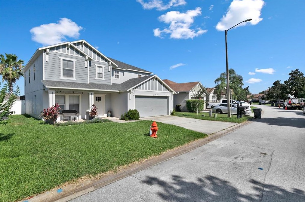 321 Aster Dr, Davenport FL  33897-3811 exterior