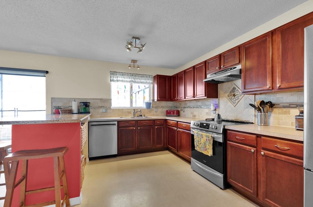 321 Aster Dr, Davenport FL  33897-3816 exterior