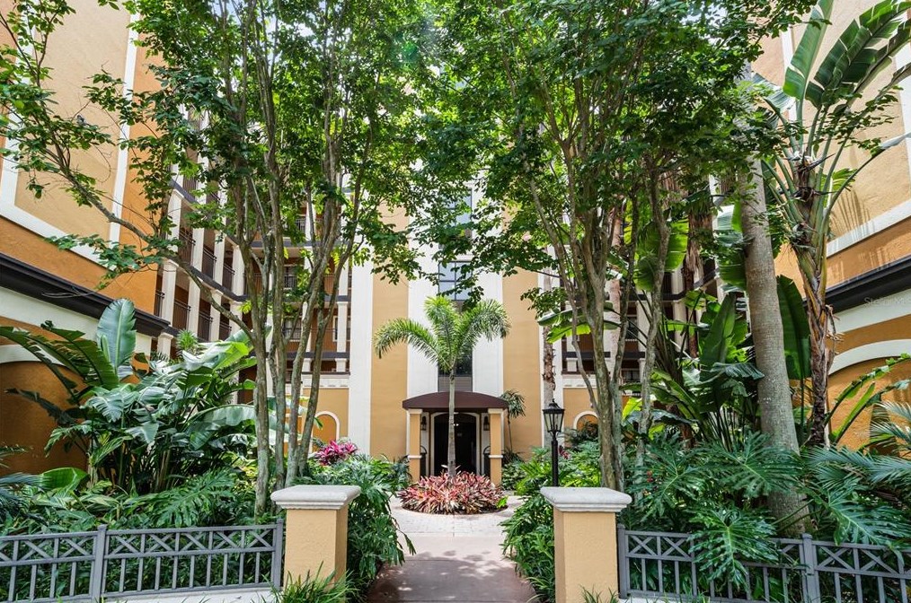 12556 Floridays Resort Dr, Orlando, FL 32821-6952